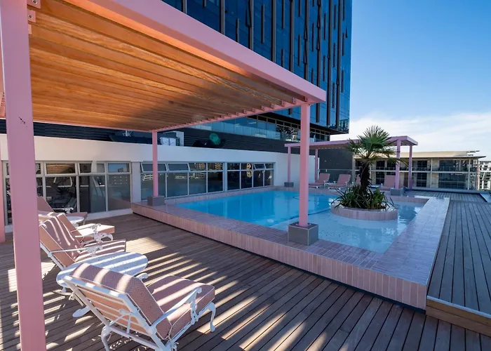 The Rose 602: Modern City Apartment With Views